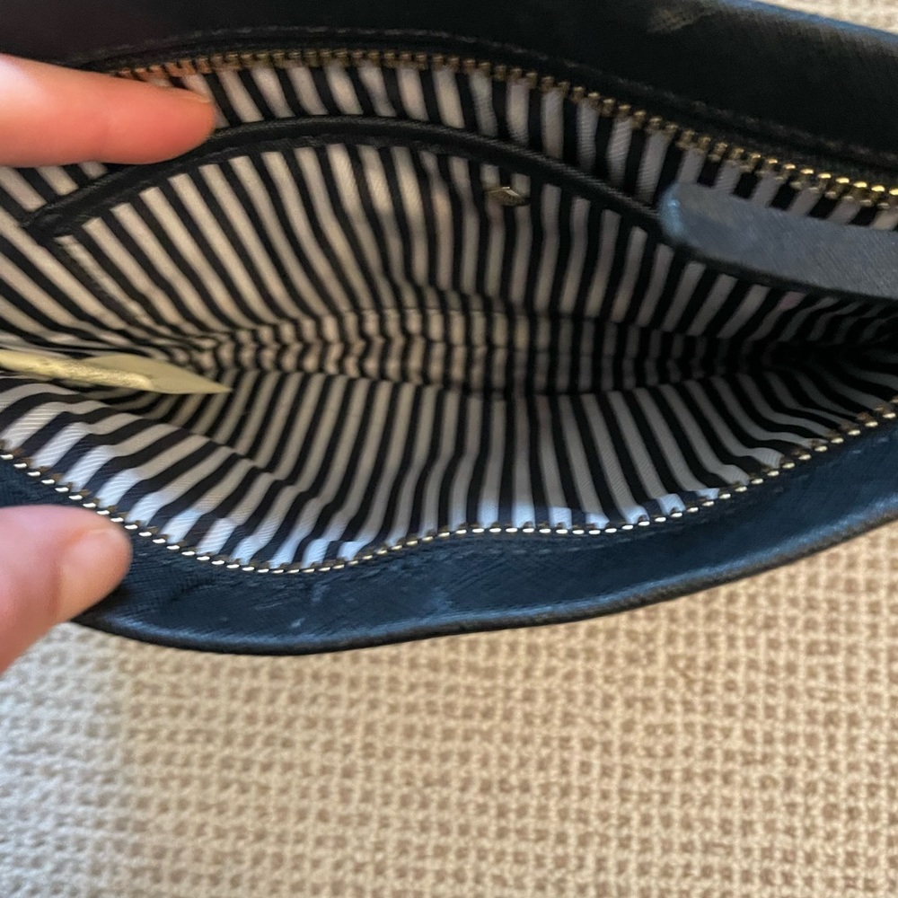 Kate Spade - Cross body purse, leather with gold chain. - Picture 4 of 7